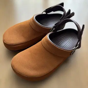 Crocs Classic Clog Peace and Quiet Mocha