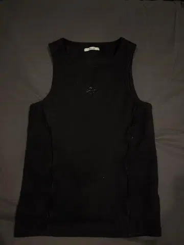 [ BLR BLUER ] Logo Rivet Sleeveless