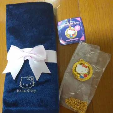 키티 새상품 주얼리 파우치와 펜던트 세트