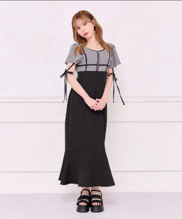 소매 플레어 머메이드 원피스 apres jour
