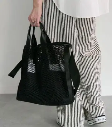 이아파피요네 다이아 메쉬 토트백 블랙