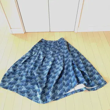 카모플라쥬 패턴풍 변형 플레어 스커트