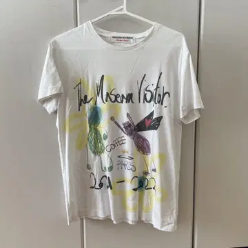 the museum visitor 셔츠