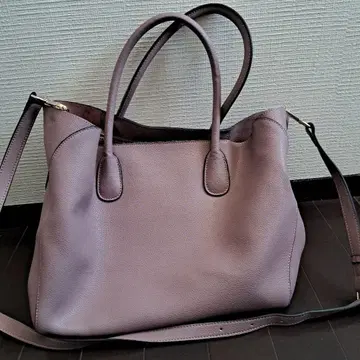 연보라색 숄더백