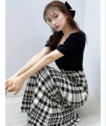 RESEXXY 숄더 오픈 머메이드 니트 원피스