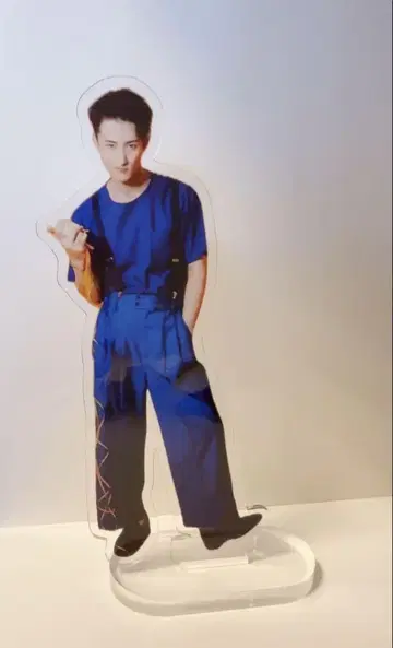 덤 포함 이와모토 아크릴 스탠드