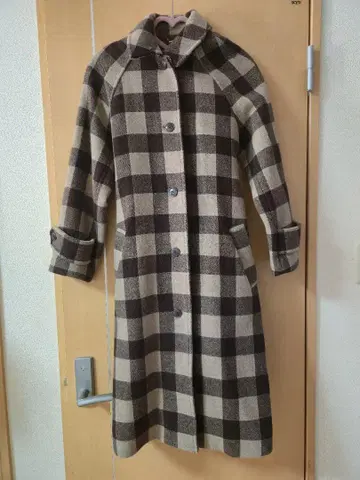 미라 오웬 코트