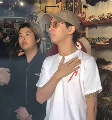 ONE OK ROCK Taka 착용 METALLICA T셔츠