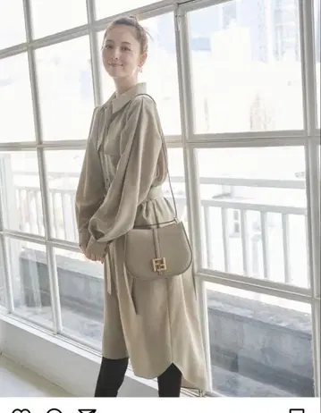 안티미테 턱 슬리브 셔츠 원피스 베이지