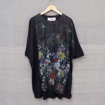 이즈스칼라 542269: 꽃밭을 그린 회화풍 쉬폰 절개 튜닉