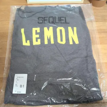 SMEQUEL 후드티