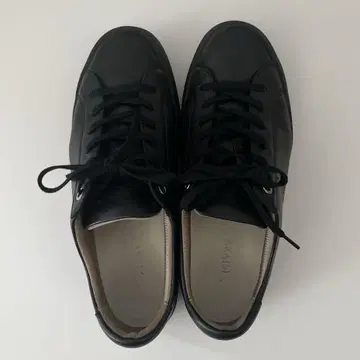 아카이시 블랙 가죽 스니커즈 23.5cm 외반모지 경량 족저근막염