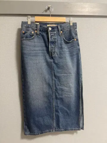 Levi's denim skirt size 25