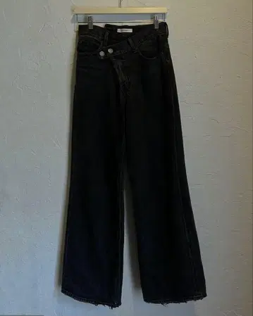 MOUSSY CROSS WAIST WIDE STRAIGHT