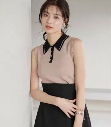 폴로 칼라 슬리브리스 니트