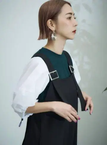 UN3D. 볼륨 슬리브 상의