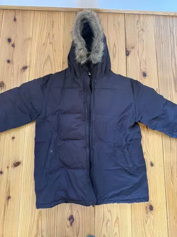 UNIQLO 퍼 달린 블랙 다운 자켓