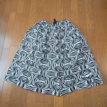 티거 브로칸테 HADOU 슬라브 캠퍼스 포켓 세필 스커트