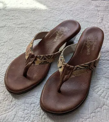 ISLAND SLIPPER 비치 샌들 힐