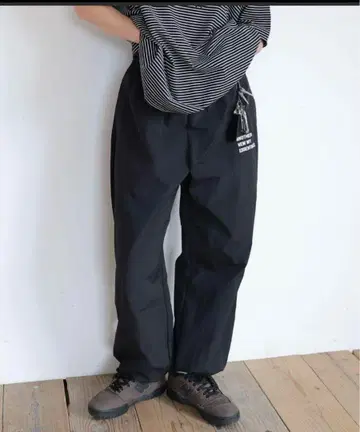 블랙 나일론 와이드 팬츠