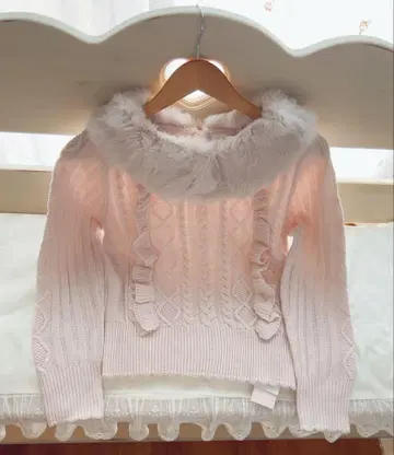 mille fille closet 프릴 달린 퍼 옷깃 핑크 니트 스웨터