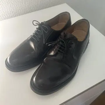 짙은 갈색 가죽 신발 레이스업