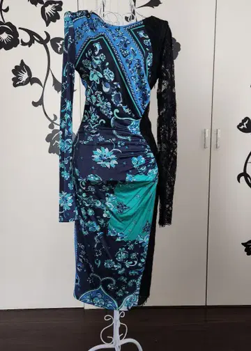EMILIO PUCCI 꽃무늬 무릎 기장 원피스 (한쪽 소매 레이스)
