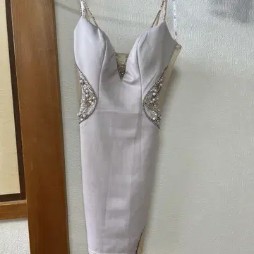 비즈 장식 V넥 타이트 드레스