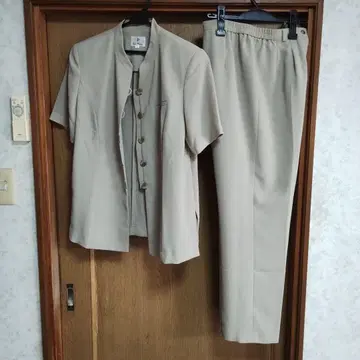 베이지 반팔 자켓 팬츠 셋업
