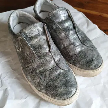 오니츠카타이거 스니커즈