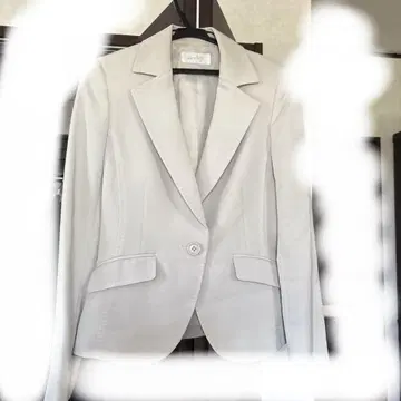 베이지 블레이저와 드레스 세트