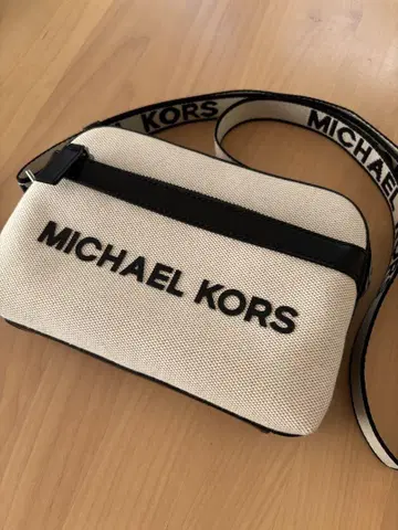 미사용 새상품 MICHAEL KORS 숄더백