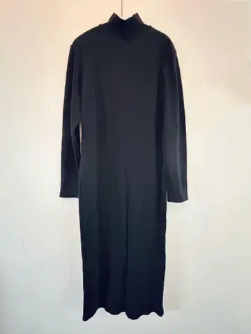 [중고] select moca 블랙 프티 하이 립 롱 원피스 긴팔 슬릿