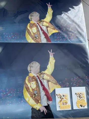 아키 클리어 포스터, 스티커