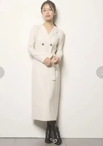 셀포드 트렌치풍 니트 원피스