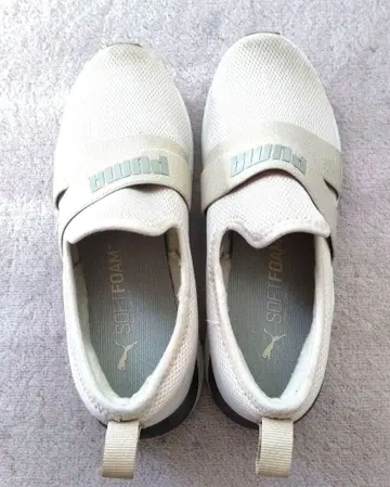 PUMA 23.5 소프트폼 슬립온 스니커즈