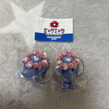 미야쿠미야쿠 플로키 피규어 2개