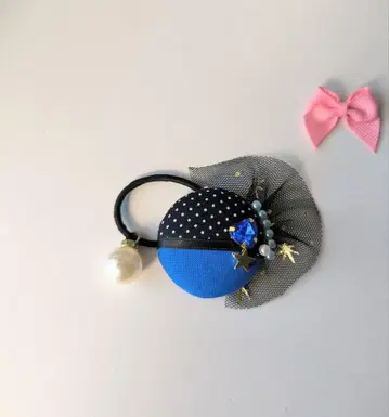머리끈 하트 비즈 펄 장식. 블루