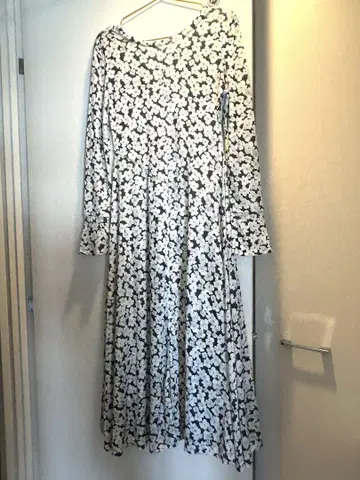 택 포함 미사용 새상품 moussy 꽃무늬 원피스