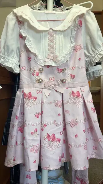 LIZLISA Creamy Berry 패턴 셋업