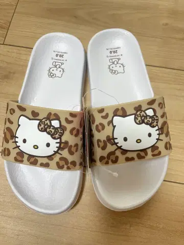 산리오 키티 레오파드 무늬 샌들 20cm