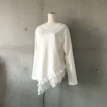 택 포함 새상품 튤 프릴 비대칭 롱 T셔츠 화이트 FREE