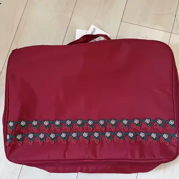 치카자와 레이스 봄 딸기 트래블 케이스 L