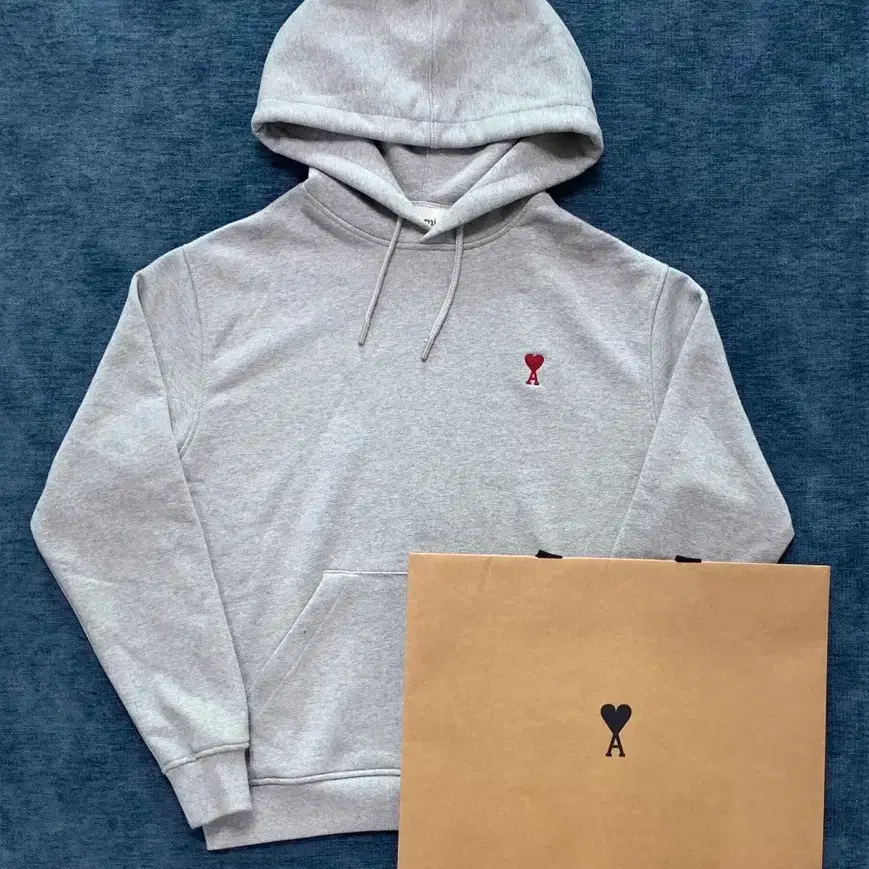 [QR 가능] 아미 스몰로고 하트 후드맨투맨 미개봉 새상품