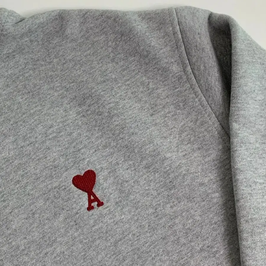 [QR 가능] 아미 스몰로고 하트 후드맨투맨 미개봉 새상품