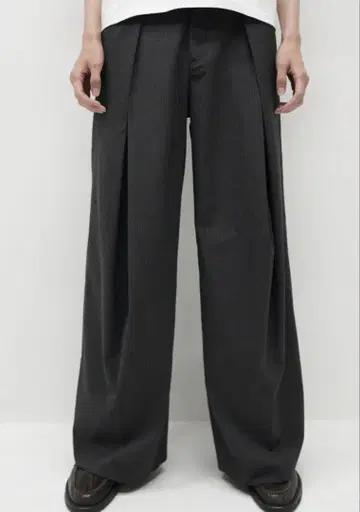 [ CS ] stripe cross tuck drape slacks