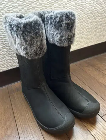 [미사용 새상품] KEEN 킨 여성 부츠 24cm