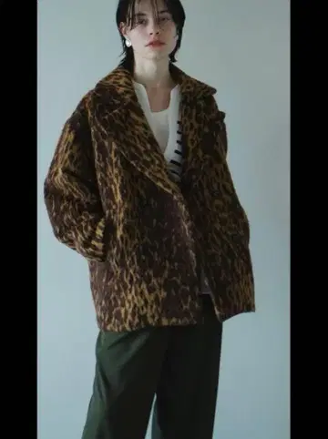 클라네 오버 라인 더블 코트