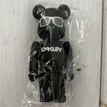 베어브릭 오클리