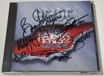 AC/DC The Razor's Edge 사인 포함